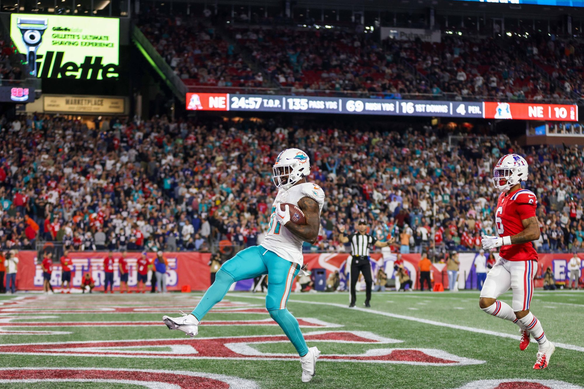 NFL: Miami Dolphins at New England Patriots