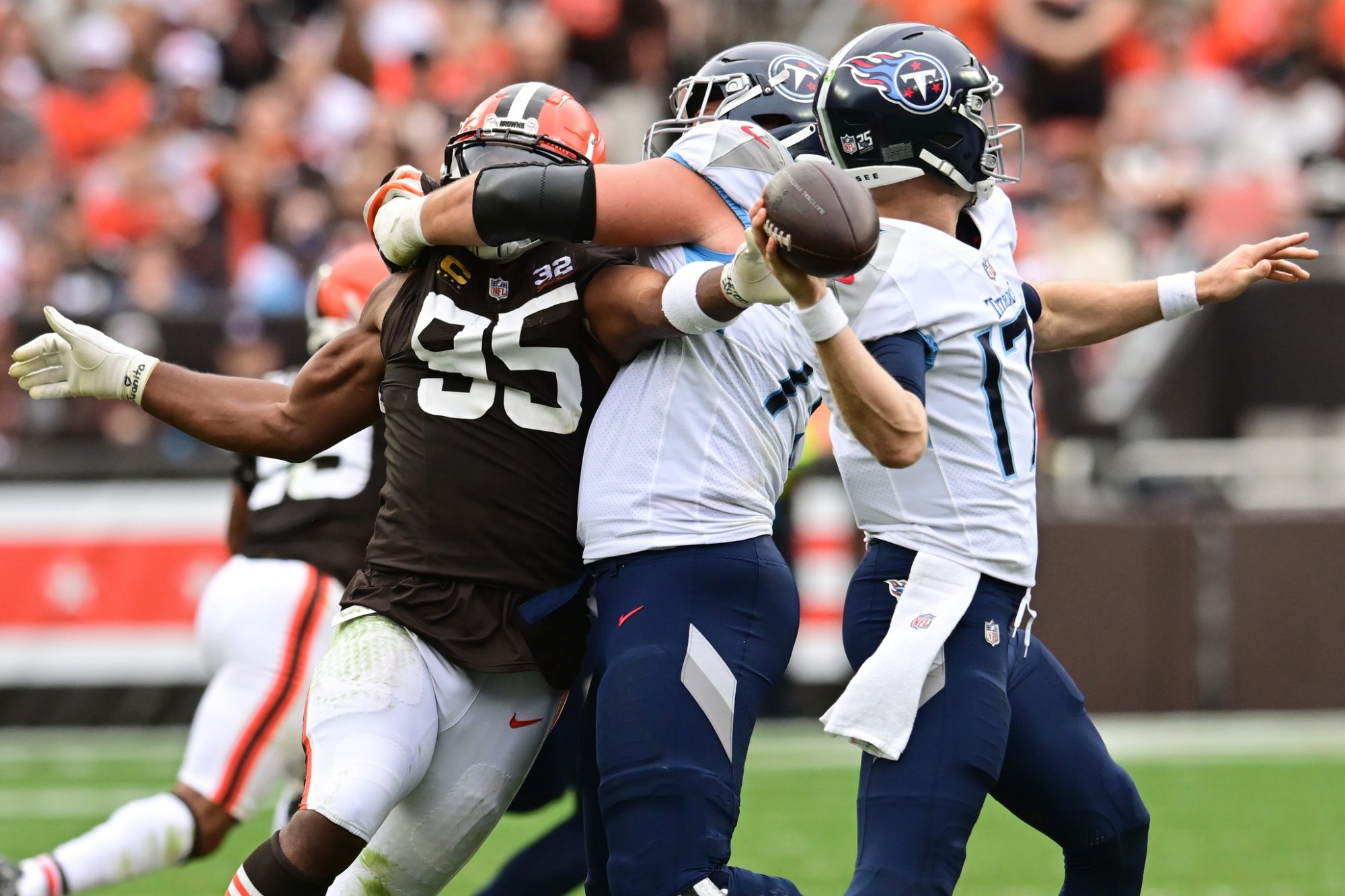 NFL: Tennessee Titans at Cleveland Browns