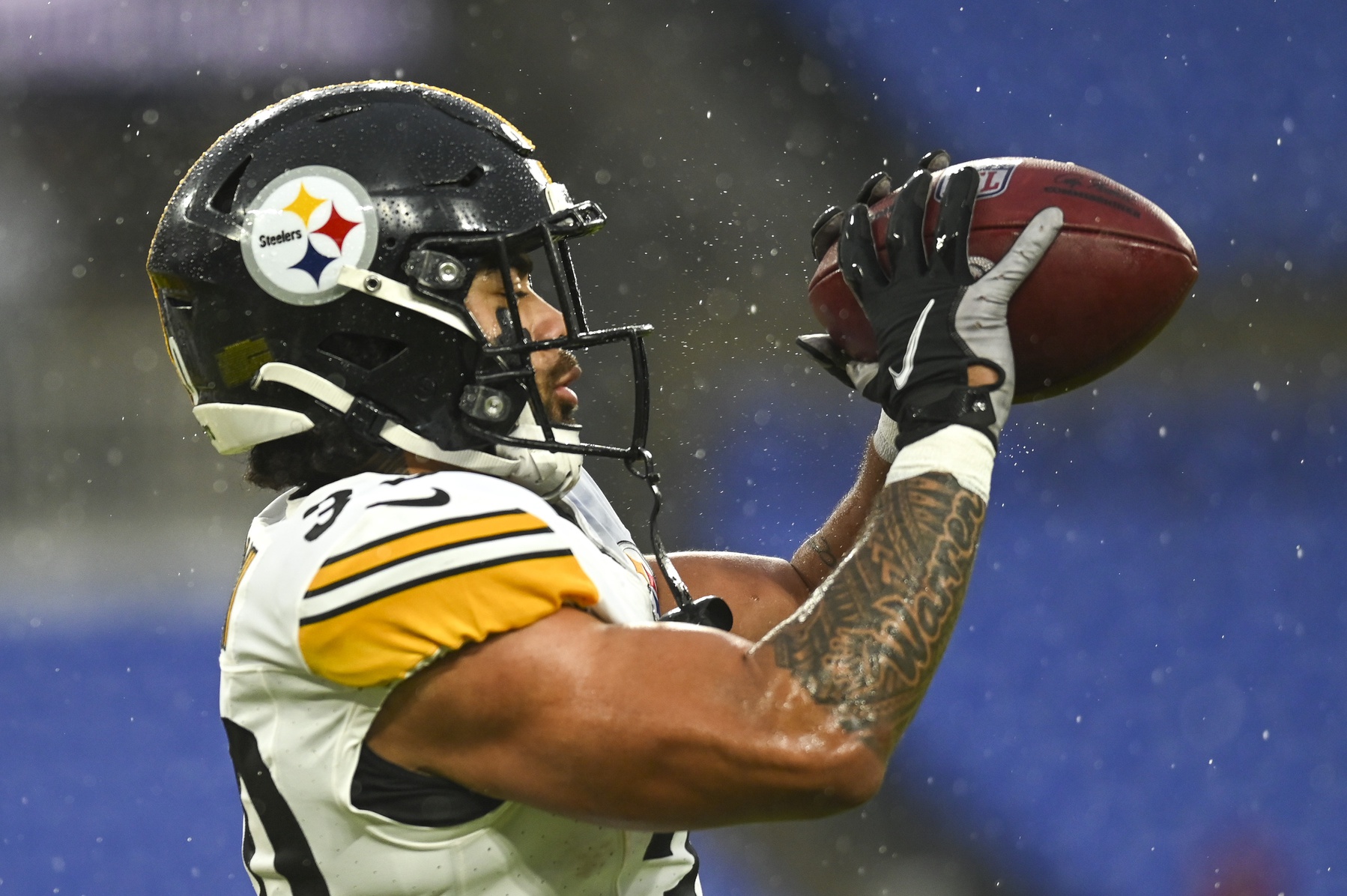 Jan 6, 2024; Baltimore, Maryland, USA; Pittsburgh Steelers running back Jaylen Warren (30) catches a pass before the game against the Baltimore Ravens at M&T Bank Stadium.