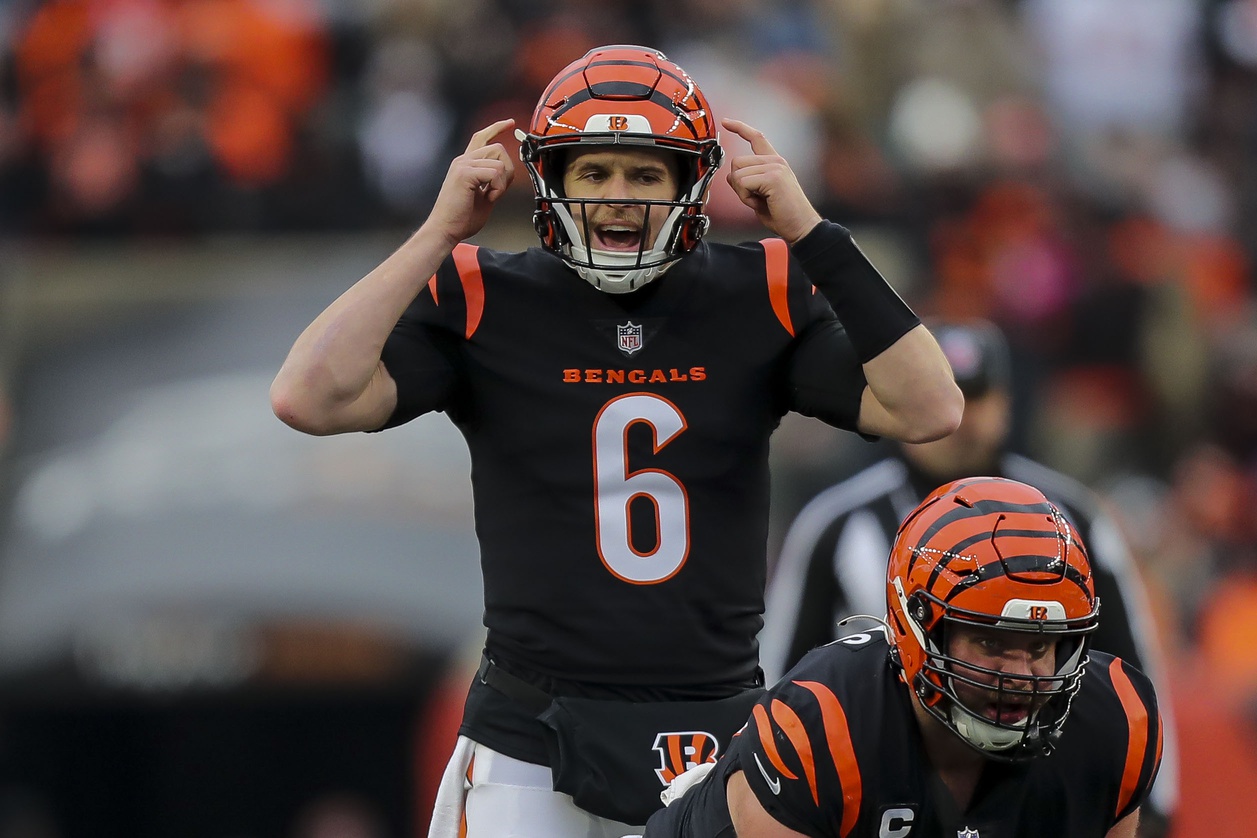 Jan 7, 2024; Cincinnati, Ohio, USA; Cincinnati Bengals quarterback Jake Browning (6) calls a play against the Cleveland Browns in the second half at Paycor Stadium.