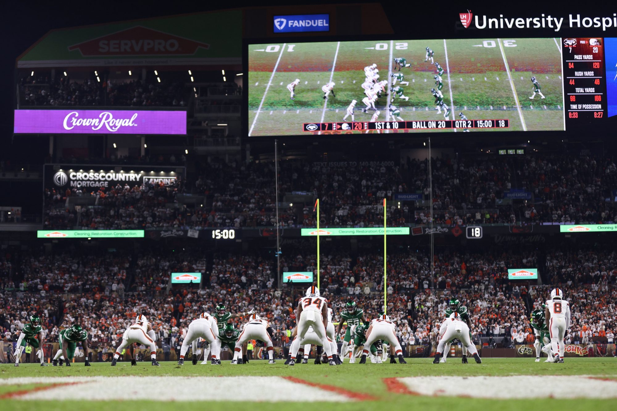 Dec 28, 2023; Cleveland, Ohio, USA; Cleveland Browns and New York Jets players await at the line of scrimmage pre snap during the first half at Cleveland Browns Stadium.