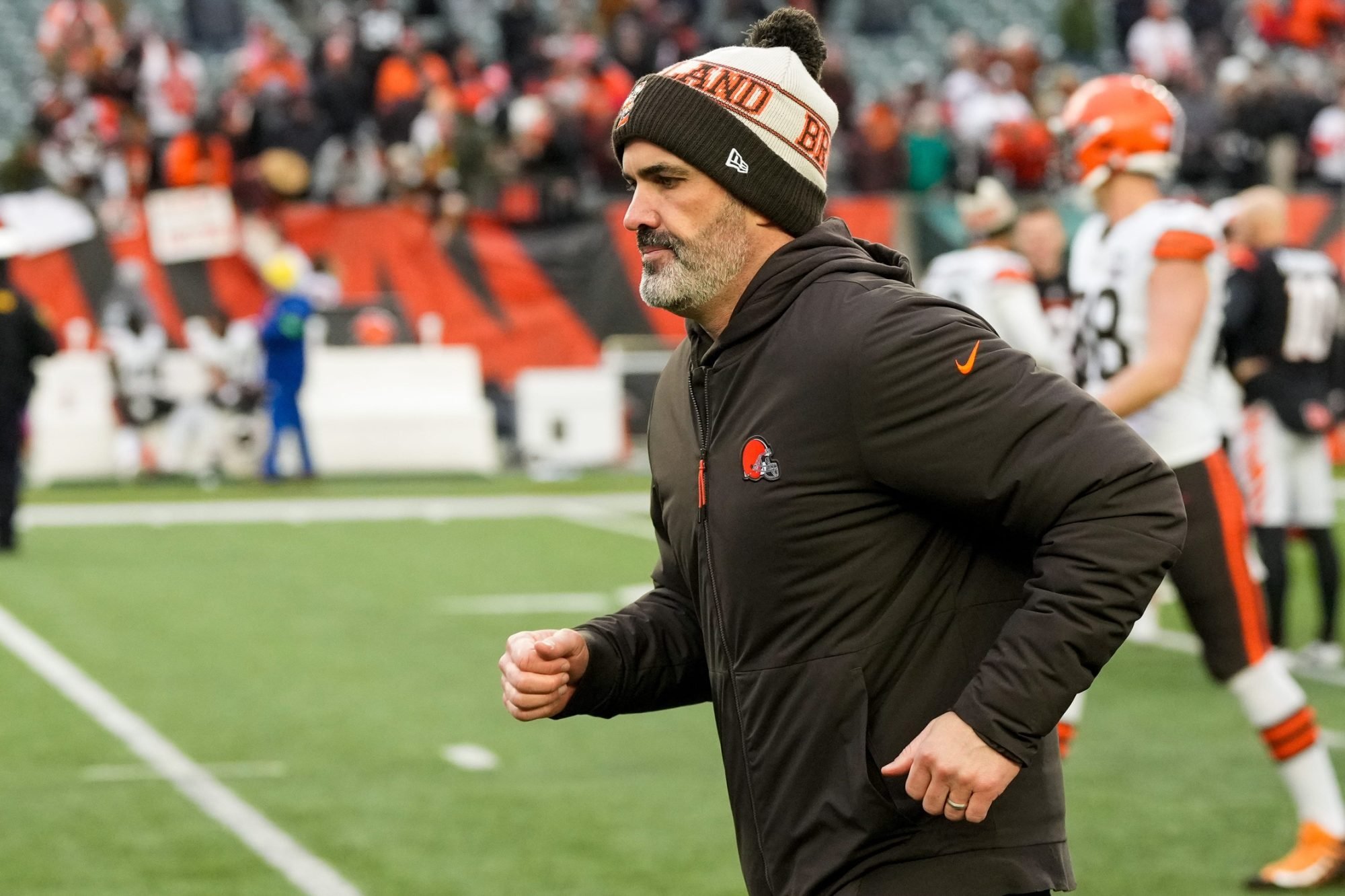 Cleveland Browns head coach Kevin Stefanski runs for the locker room after the fourth quarter of the NFL Week 18 game between the Cincinnati Bengals and the Cleveland Browns at Paycor Stadium in downtown Cincinnati on Sunday, Jan. 7, 2024.